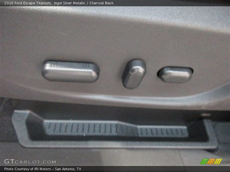 Ingot Silver Metallic / Charcoal Black 2016 Ford Escape Titanium