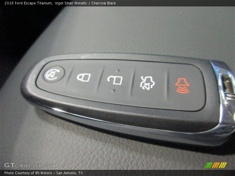 Ingot Silver Metallic / Charcoal Black 2016 Ford Escape Titanium