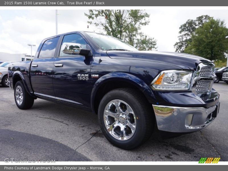 Front 3/4 View of 2015 1500 Laramie Crew Cab