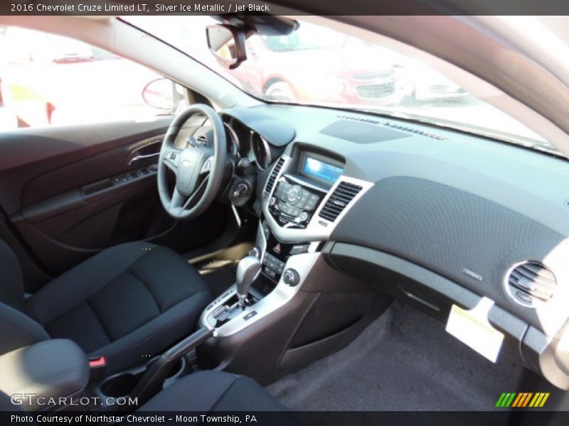 Silver Ice Metallic / Jet Black 2016 Chevrolet Cruze Limited LT