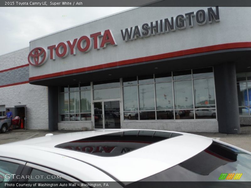 Super White / Ash 2015 Toyota Camry LE
