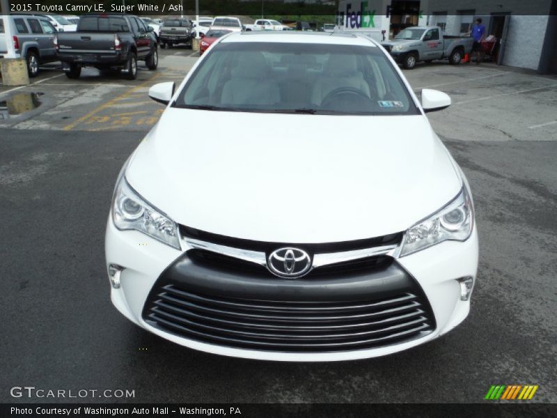 Super White / Ash 2015 Toyota Camry LE