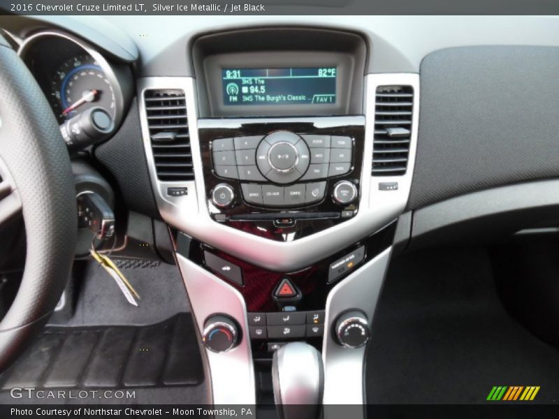Silver Ice Metallic / Jet Black 2016 Chevrolet Cruze Limited LT