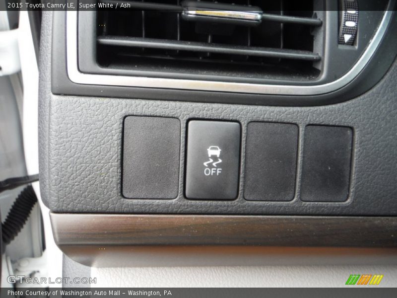 Super White / Ash 2015 Toyota Camry LE
