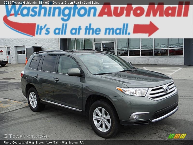 Cypress Green Pearl / Sand Beige 2013 Toyota Highlander SE 4WD