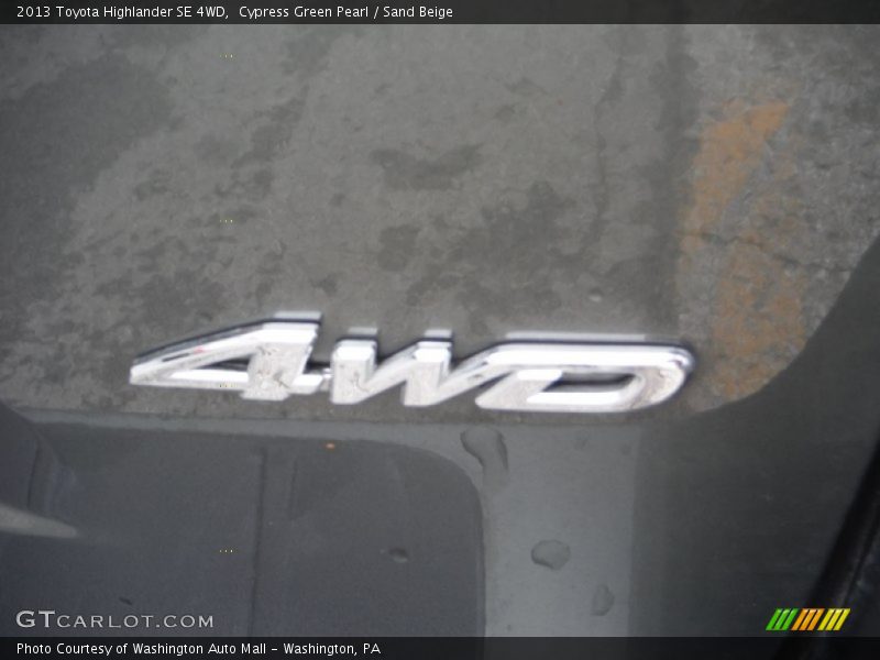 Cypress Green Pearl / Sand Beige 2013 Toyota Highlander SE 4WD
