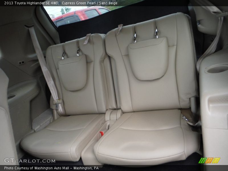 Cypress Green Pearl / Sand Beige 2013 Toyota Highlander SE 4WD