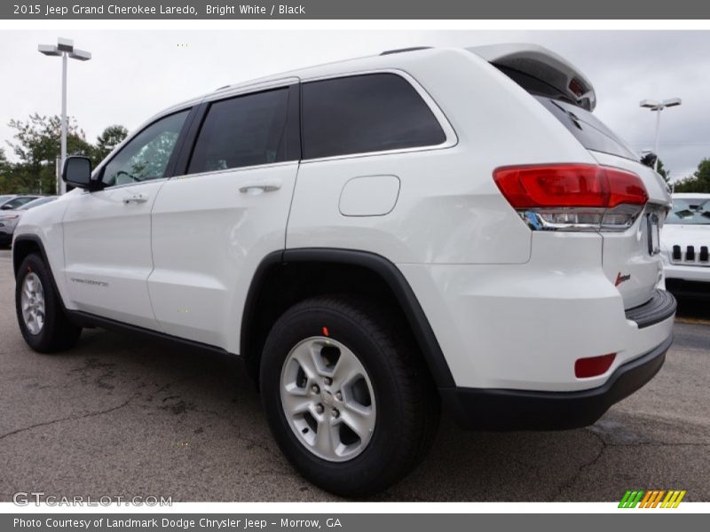 Bright White / Black 2015 Jeep Grand Cherokee Laredo