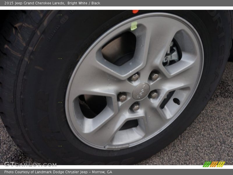 Bright White / Black 2015 Jeep Grand Cherokee Laredo