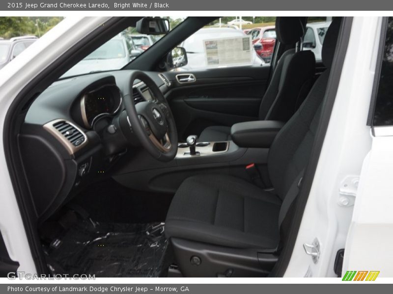 Bright White / Black 2015 Jeep Grand Cherokee Laredo
