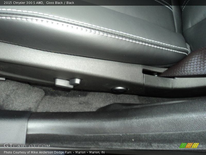 Gloss Black / Black 2015 Chrysler 300 S AWD