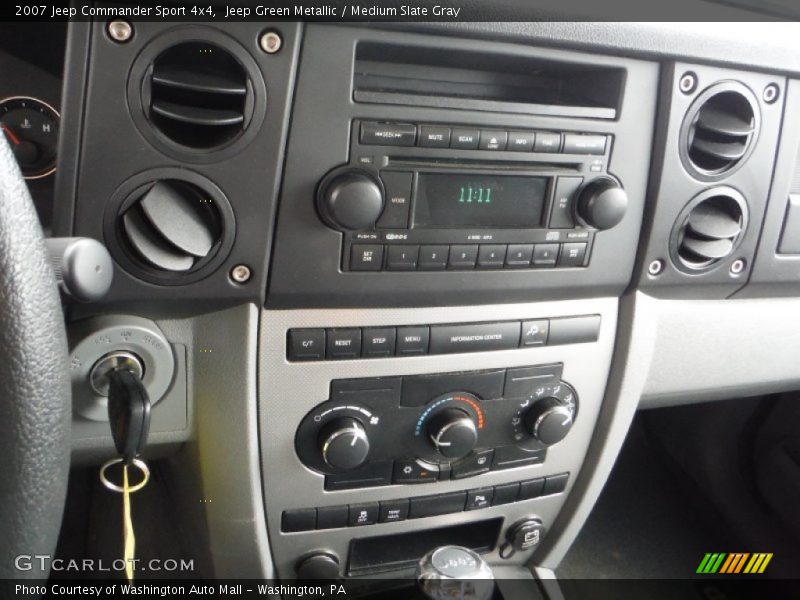 Jeep Green Metallic / Medium Slate Gray 2007 Jeep Commander Sport 4x4