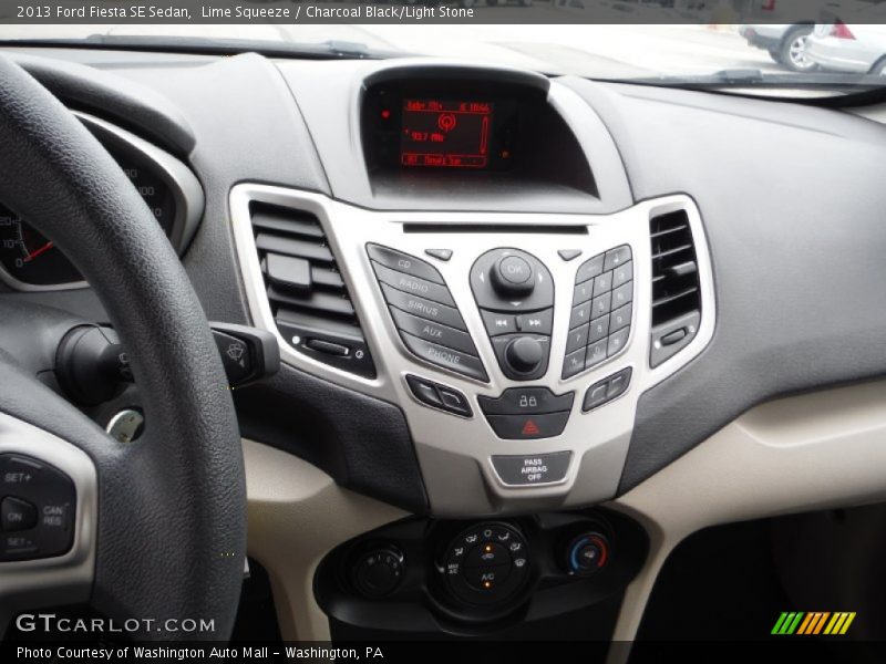 Lime Squeeze / Charcoal Black/Light Stone 2013 Ford Fiesta SE Sedan