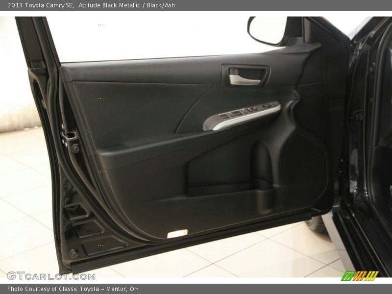 Attitude Black Metallic / Black/Ash 2013 Toyota Camry SE