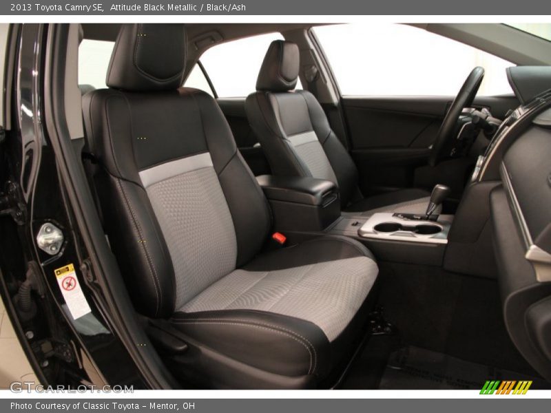 Attitude Black Metallic / Black/Ash 2013 Toyota Camry SE