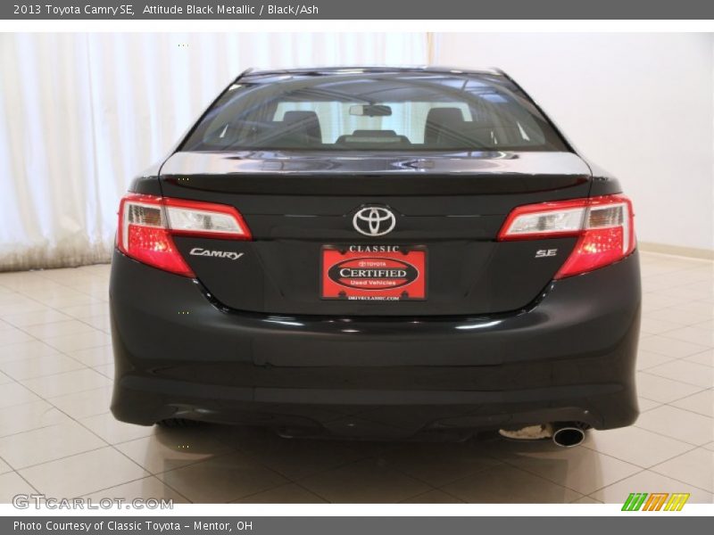Attitude Black Metallic / Black/Ash 2013 Toyota Camry SE