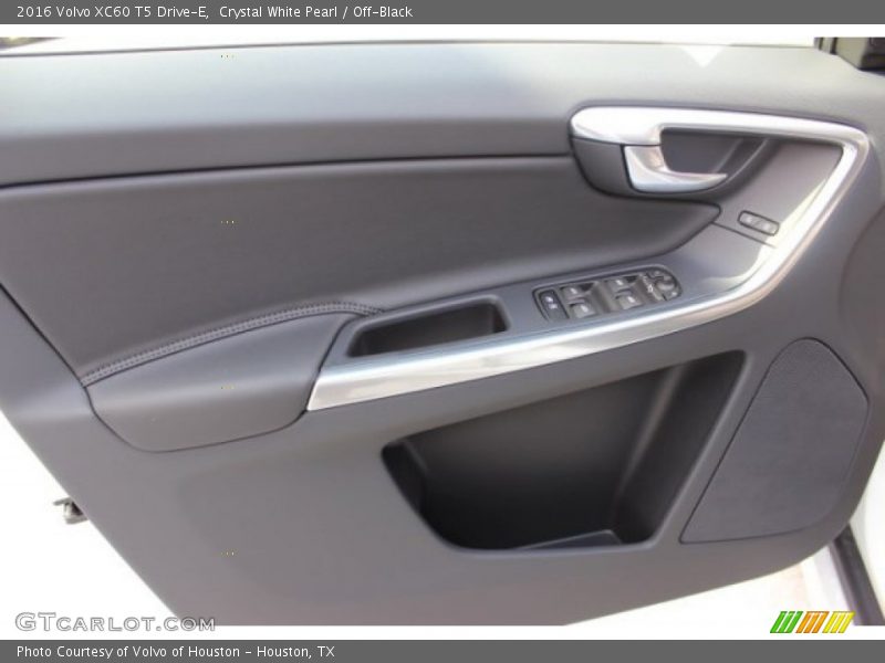 Crystal White Pearl / Off-Black 2016 Volvo XC60 T5 Drive-E
