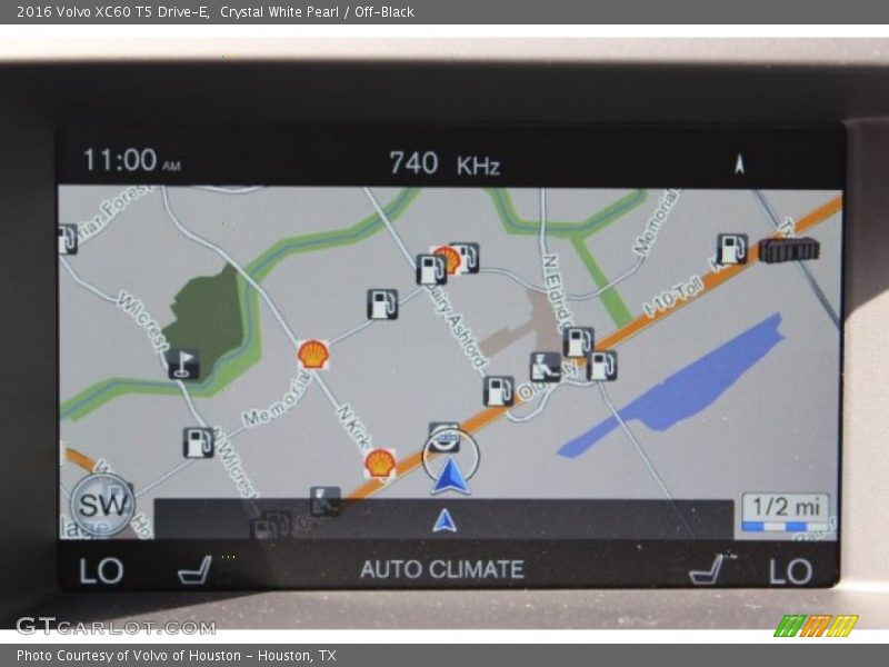 Crystal White Pearl / Off-Black 2016 Volvo XC60 T5 Drive-E