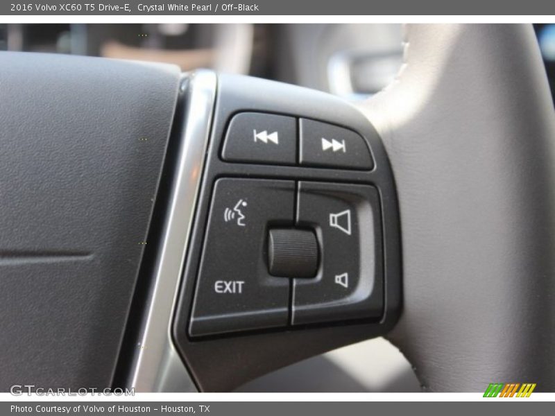Crystal White Pearl / Off-Black 2016 Volvo XC60 T5 Drive-E