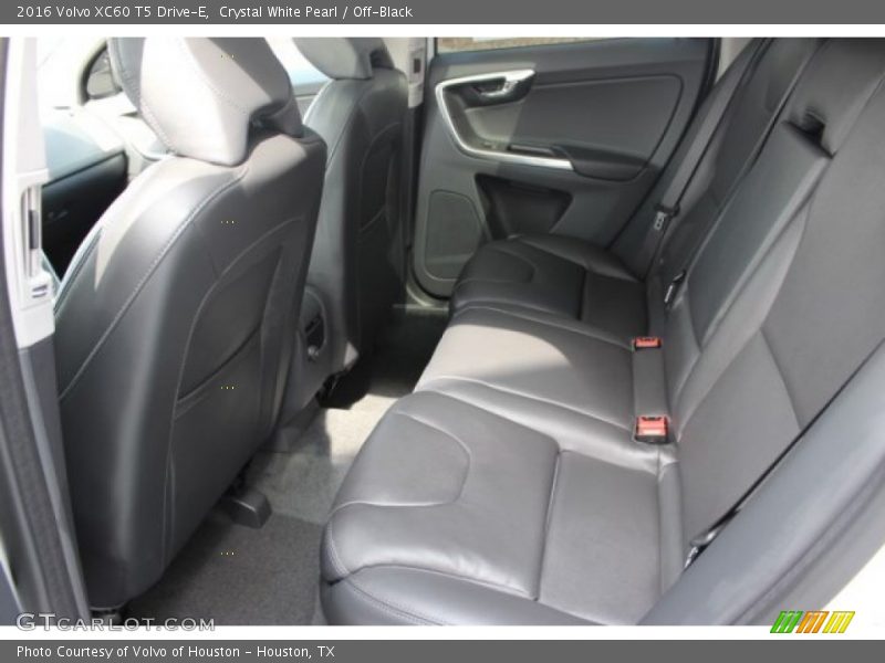 Crystal White Pearl / Off-Black 2016 Volvo XC60 T5 Drive-E