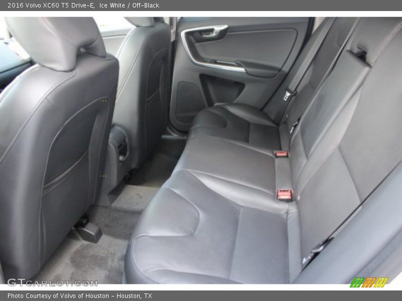 Ice White / Off-Black 2016 Volvo XC60 T5 Drive-E