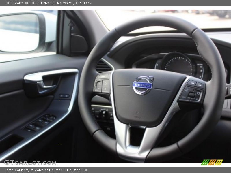 Ice White / Off-Black 2016 Volvo XC60 T5 Drive-E