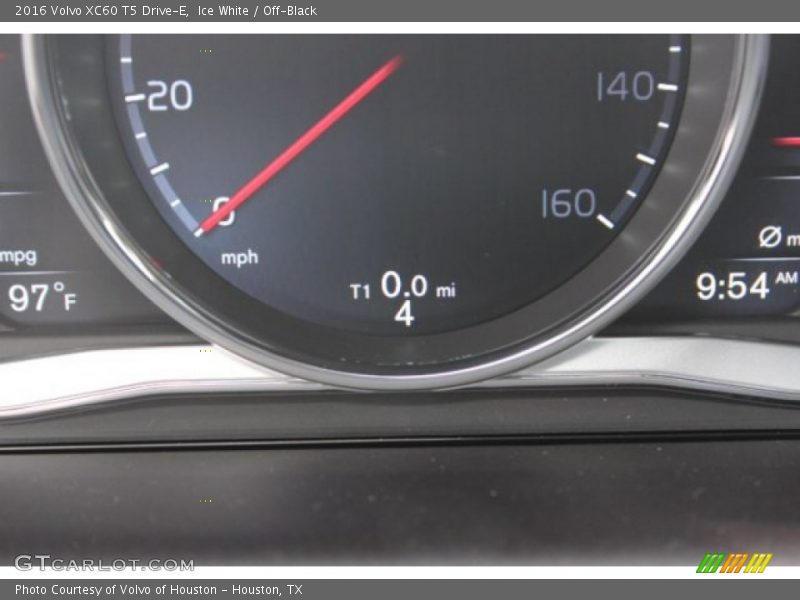 Ice White / Off-Black 2016 Volvo XC60 T5 Drive-E