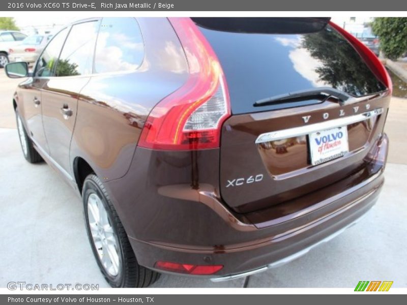 Rich Java Metallic / Beige 2016 Volvo XC60 T5 Drive-E