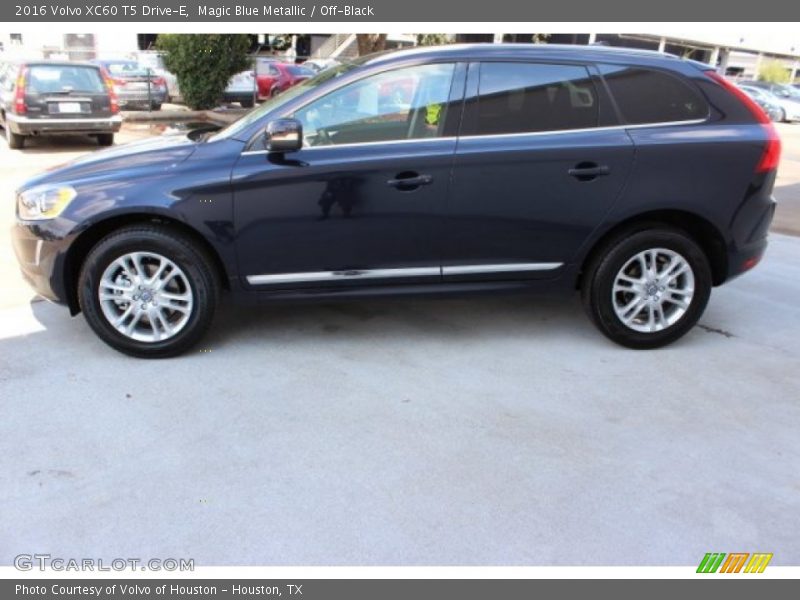 Magic Blue Metallic / Off-Black 2016 Volvo XC60 T5 Drive-E