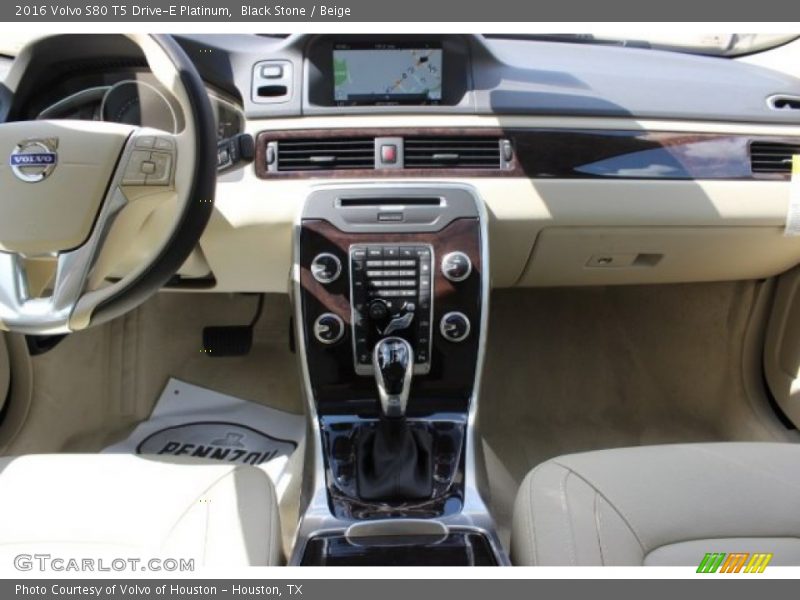 Dashboard of 2016 S80 T5 Drive-E Platinum