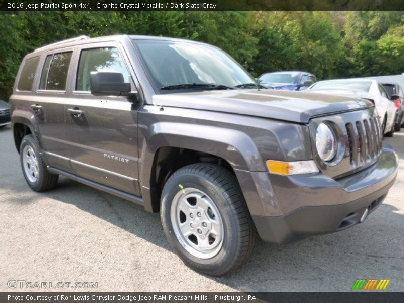 Front 3/4 View of 2016 Patriot Sport 4x4