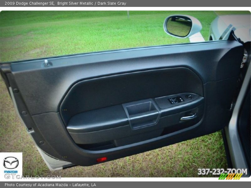 Bright Silver Metallic / Dark Slate Gray 2009 Dodge Challenger SE