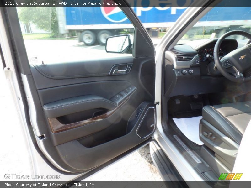 Silver Ice Metallic / Jet Black 2016 Chevrolet Suburban LT 4WD