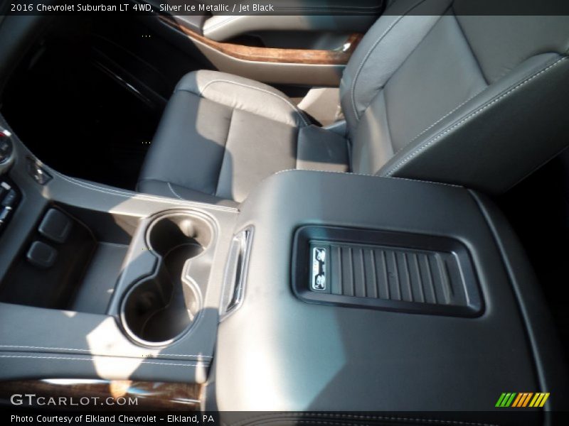 Silver Ice Metallic / Jet Black 2016 Chevrolet Suburban LT 4WD