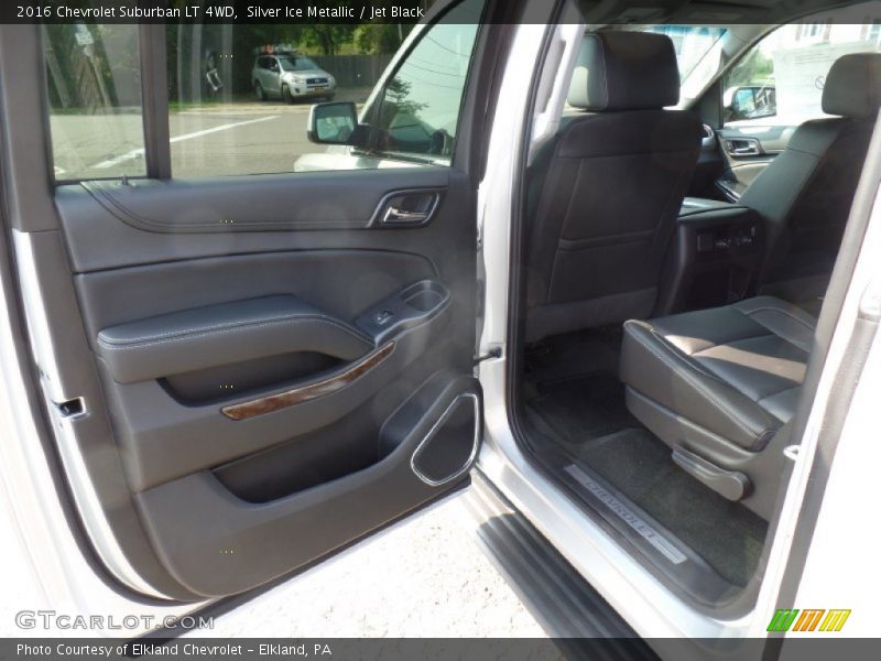 Silver Ice Metallic / Jet Black 2016 Chevrolet Suburban LT 4WD