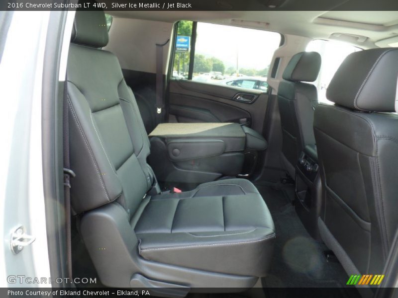 Silver Ice Metallic / Jet Black 2016 Chevrolet Suburban LT 4WD