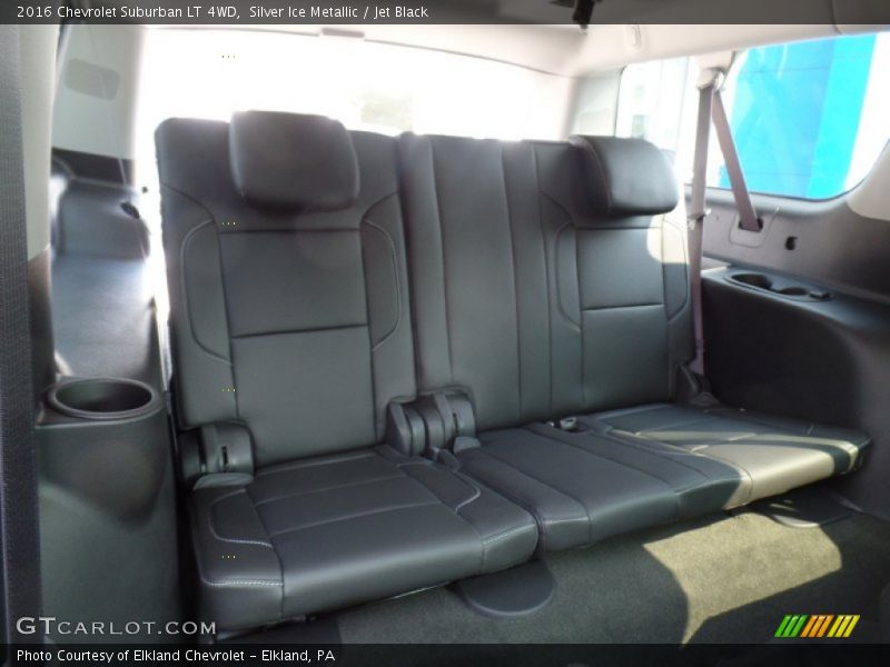 Silver Ice Metallic / Jet Black 2016 Chevrolet Suburban LT 4WD