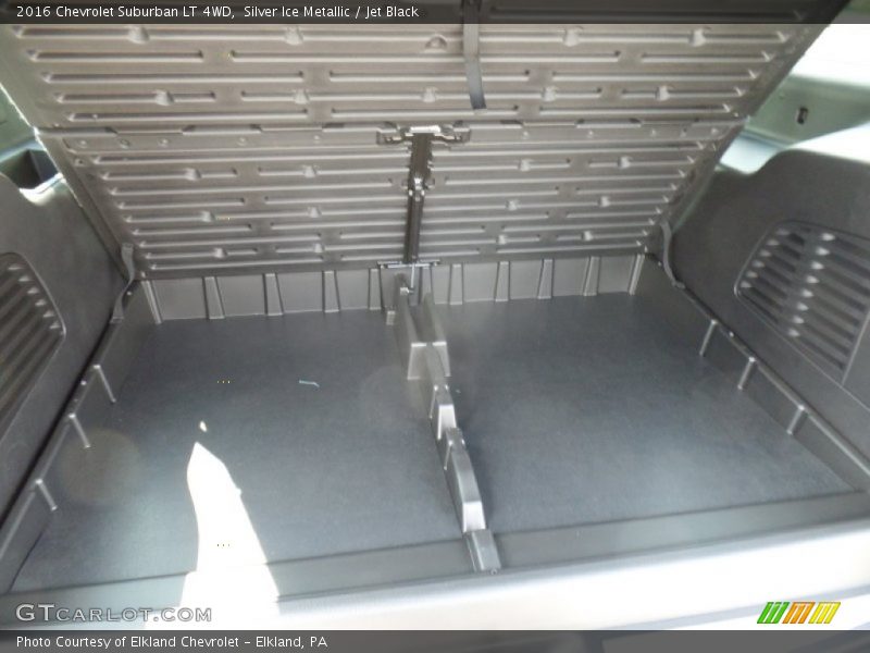 Silver Ice Metallic / Jet Black 2016 Chevrolet Suburban LT 4WD