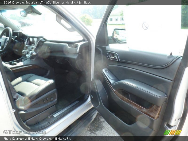 Silver Ice Metallic / Jet Black 2016 Chevrolet Suburban LT 4WD