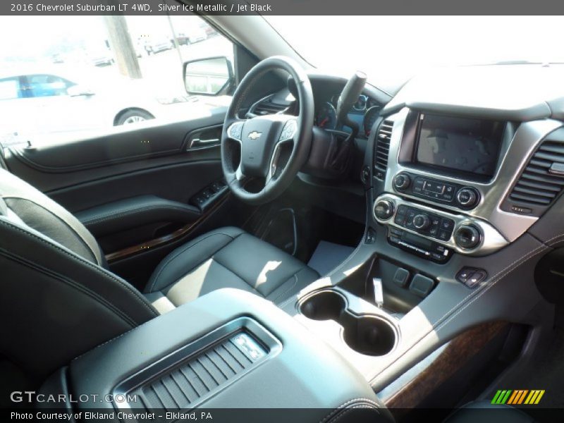 Silver Ice Metallic / Jet Black 2016 Chevrolet Suburban LT 4WD