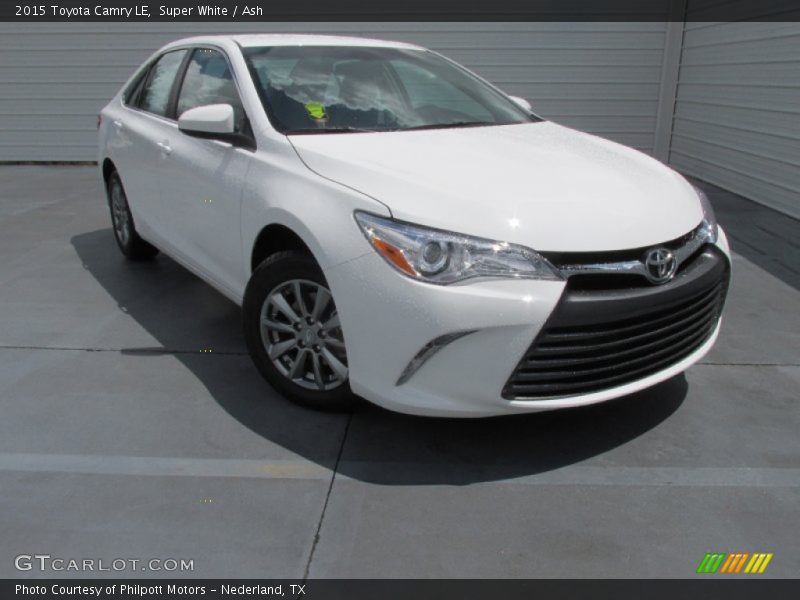 Super White / Ash 2015 Toyota Camry LE