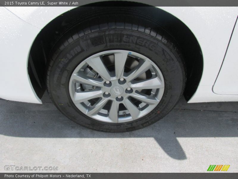 Super White / Ash 2015 Toyota Camry LE