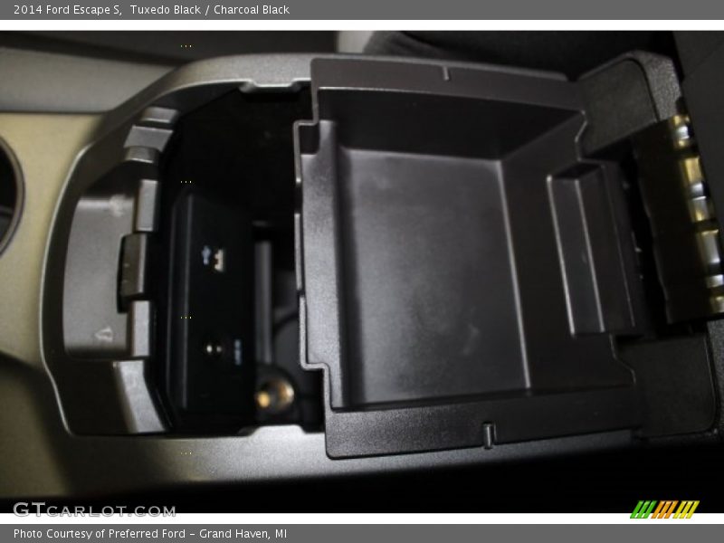 Tuxedo Black / Charcoal Black 2014 Ford Escape S