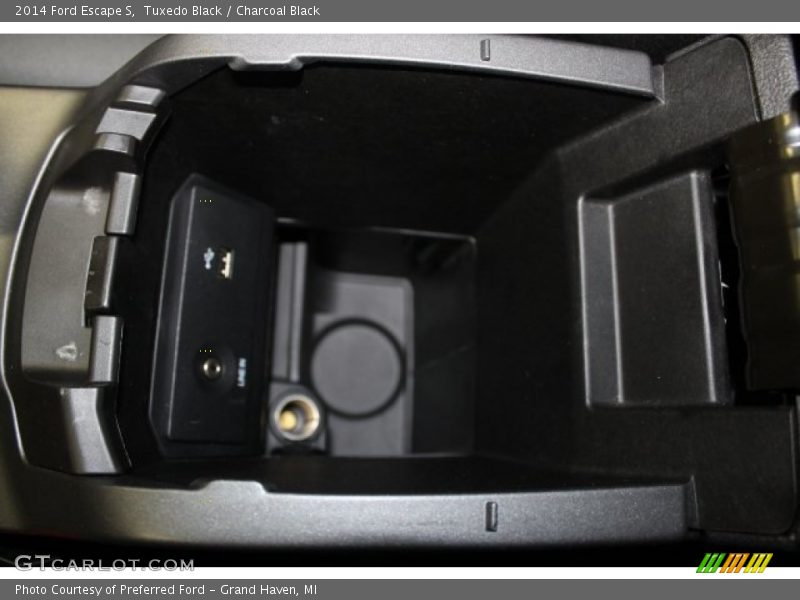 Tuxedo Black / Charcoal Black 2014 Ford Escape S