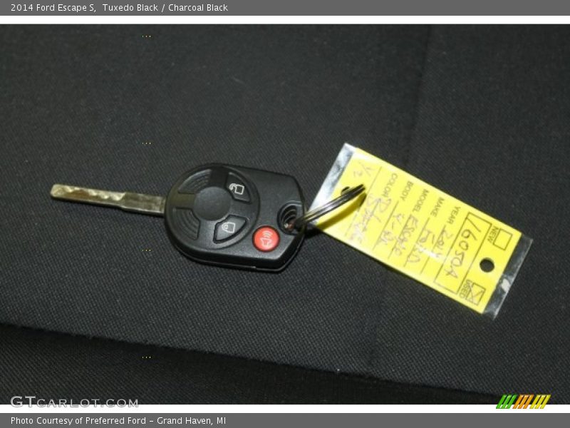 Tuxedo Black / Charcoal Black 2014 Ford Escape S