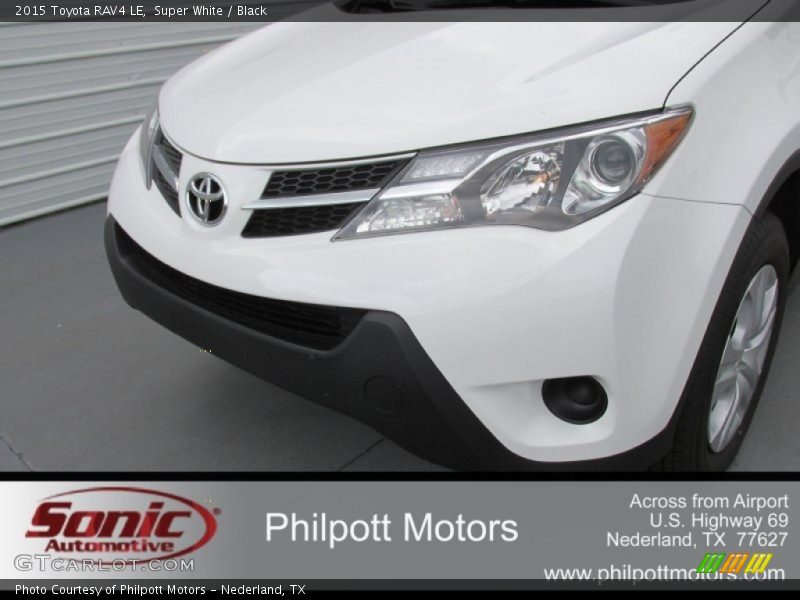 Super White / Black 2015 Toyota RAV4 LE