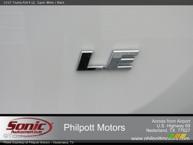 Super White / Black 2015 Toyota RAV4 LE