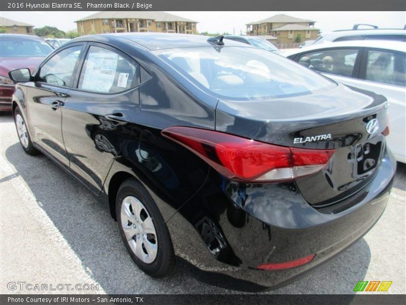 Phantom Black / Beige 2016 Hyundai Elantra SE