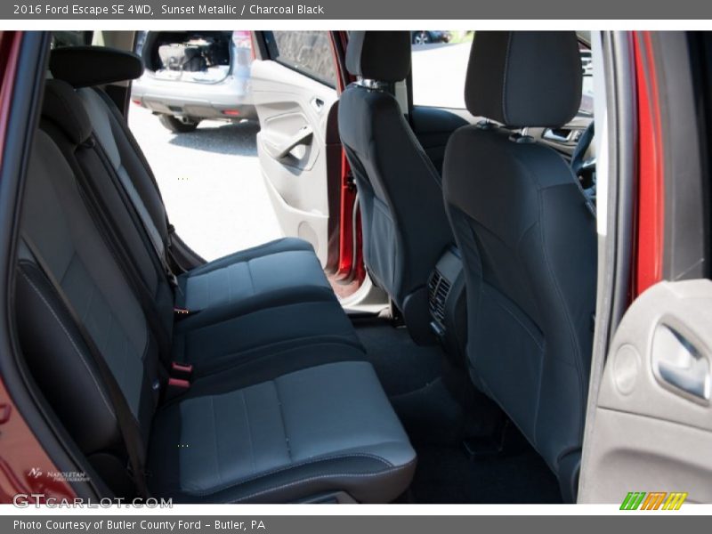 Sunset Metallic / Charcoal Black 2016 Ford Escape SE 4WD