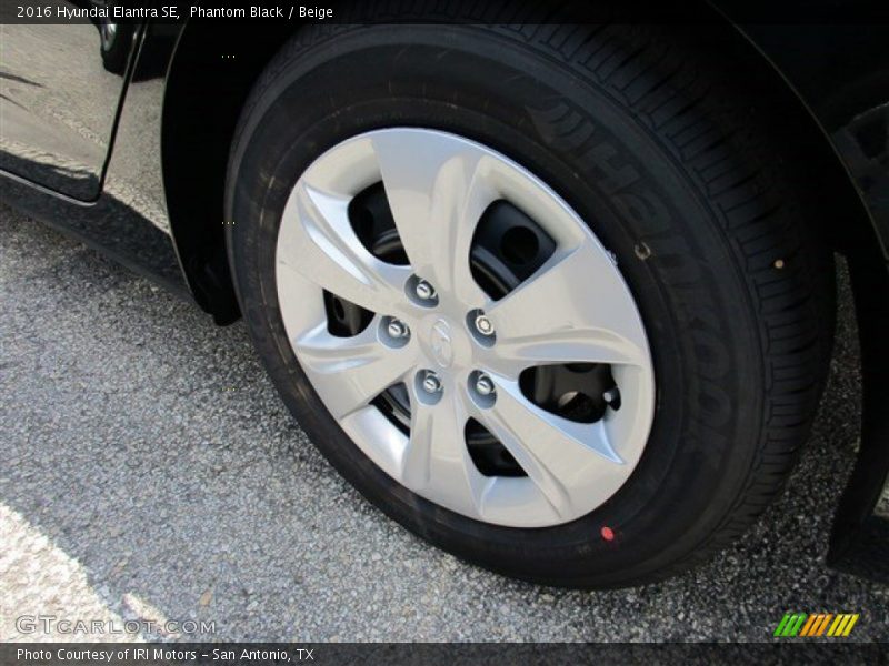 Phantom Black / Beige 2016 Hyundai Elantra SE
